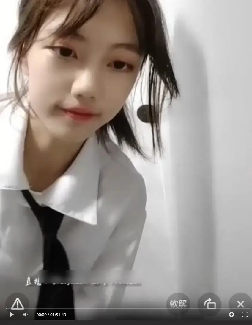 《贺子涵》原视频高清完整版免费在线播放，小女孩贺子涵深度还原翻车名场面始末带你彻底了解全貌，《贺梓涵直播被妈妈发现》无删减全集免费观看，名场面高能瞬间