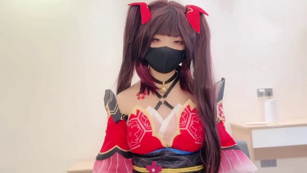 《小欣奈》超清神里绫华cosplay - 小欣奈化身原神人气角色 - 1080P高清画质在线播放 - 全网最火cosplay视频
