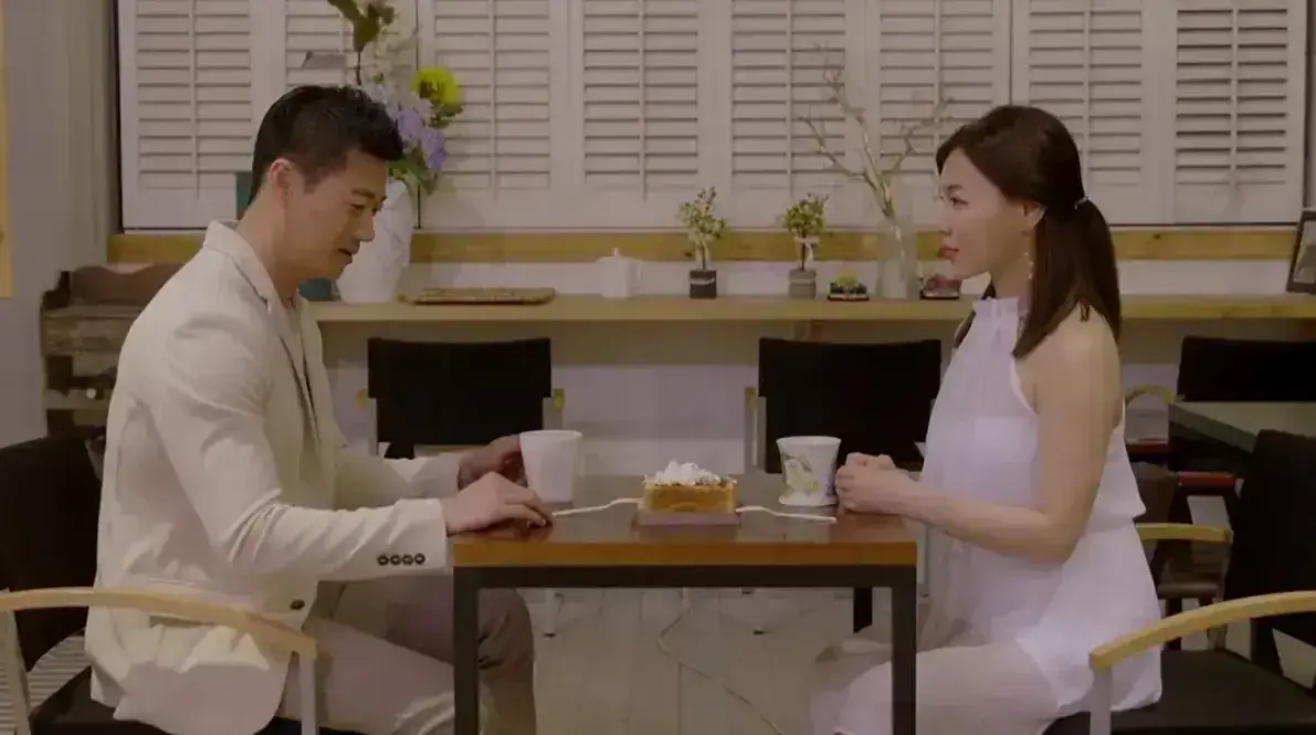 《邻居家妻子》韩国电影未删减1080P韩语中字百度网盘夸克迅雷下载-邻居家妻子高清完整版在线观看-乏味婚姻中的情感越界