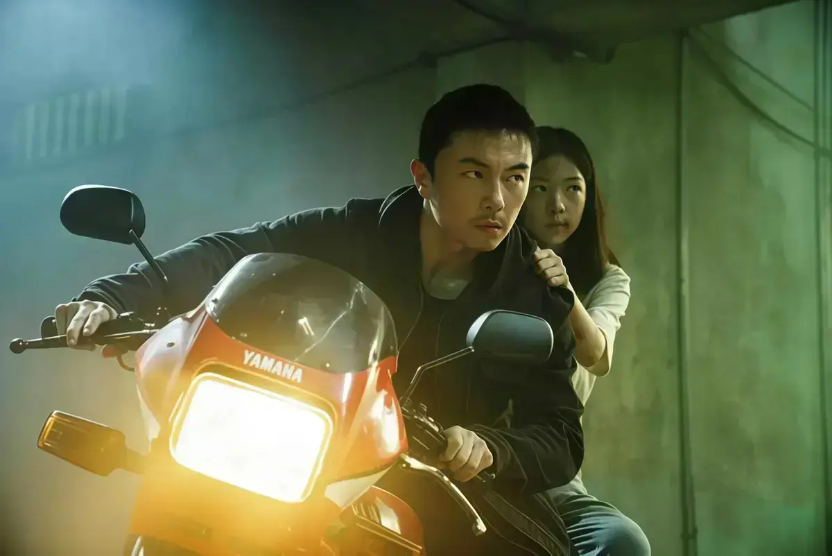 《火遮眼》1080P中字无删减版-2026谢苗火遮眼全集观看-犯罪动作电影《火遮眼》免费资源