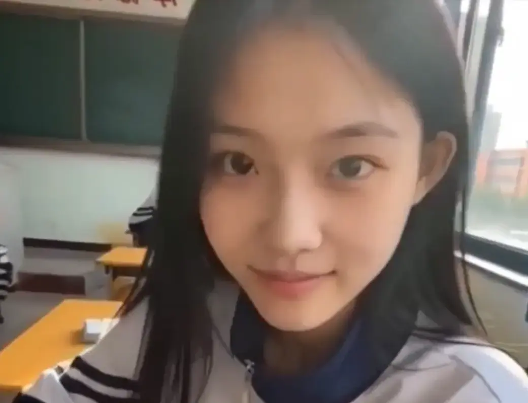 黄果AI短剧《我的十八岁女友》无删减版免费在线观看 - 4K蓝光高清画质追完又想谈恋爱了 - 结局太甜全集收藏级体验推荐